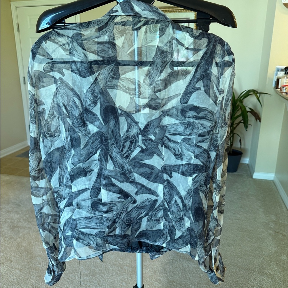 Sheer Abstract Two Piece Button-Up Blouse - Picture 11 of 13